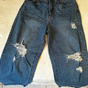 Universal Thread Distressed Blue Jeans